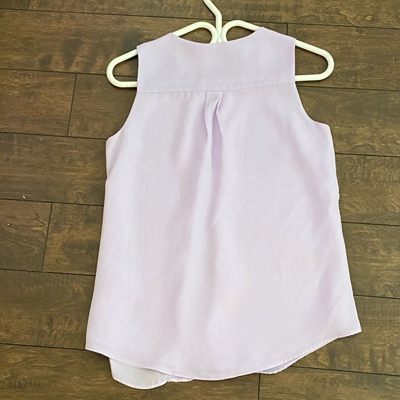 Ladies Lavender sleeveless blouse - Picture 2 of 4